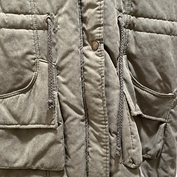 Women’s Army Coat - Picture 3 of 10